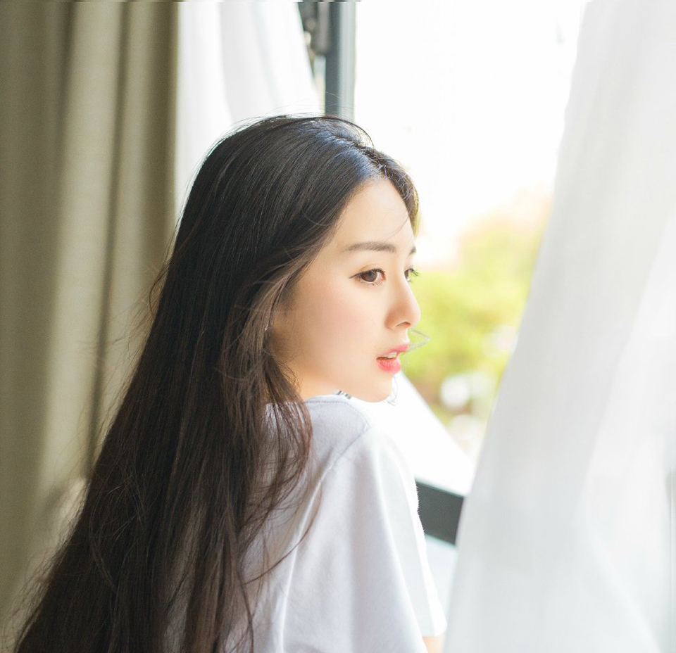 “这个没问题。”庞统微微舒了口气，幸好，吕征没有像他姐姐那样无法无天，要不然，庞统等人还真得头疼了。